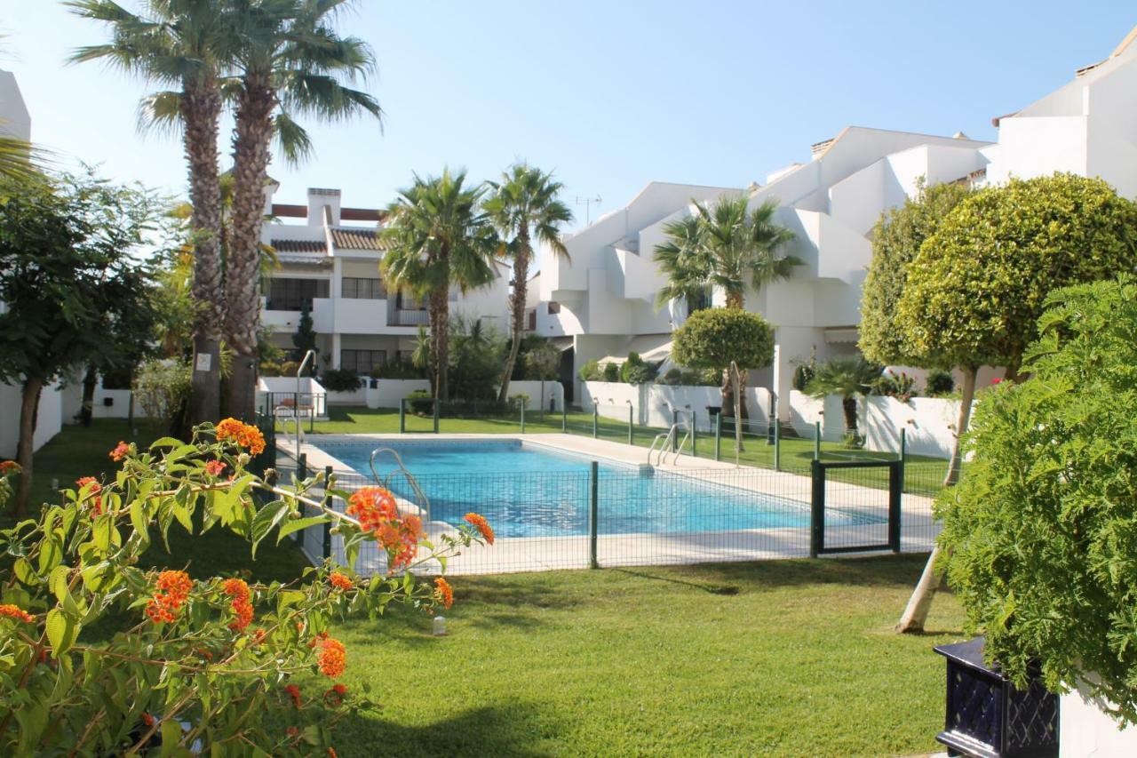 Apartamento En Urbanizacion Hacienda Golf Islantilla Isla Cristina Bagian luar foto