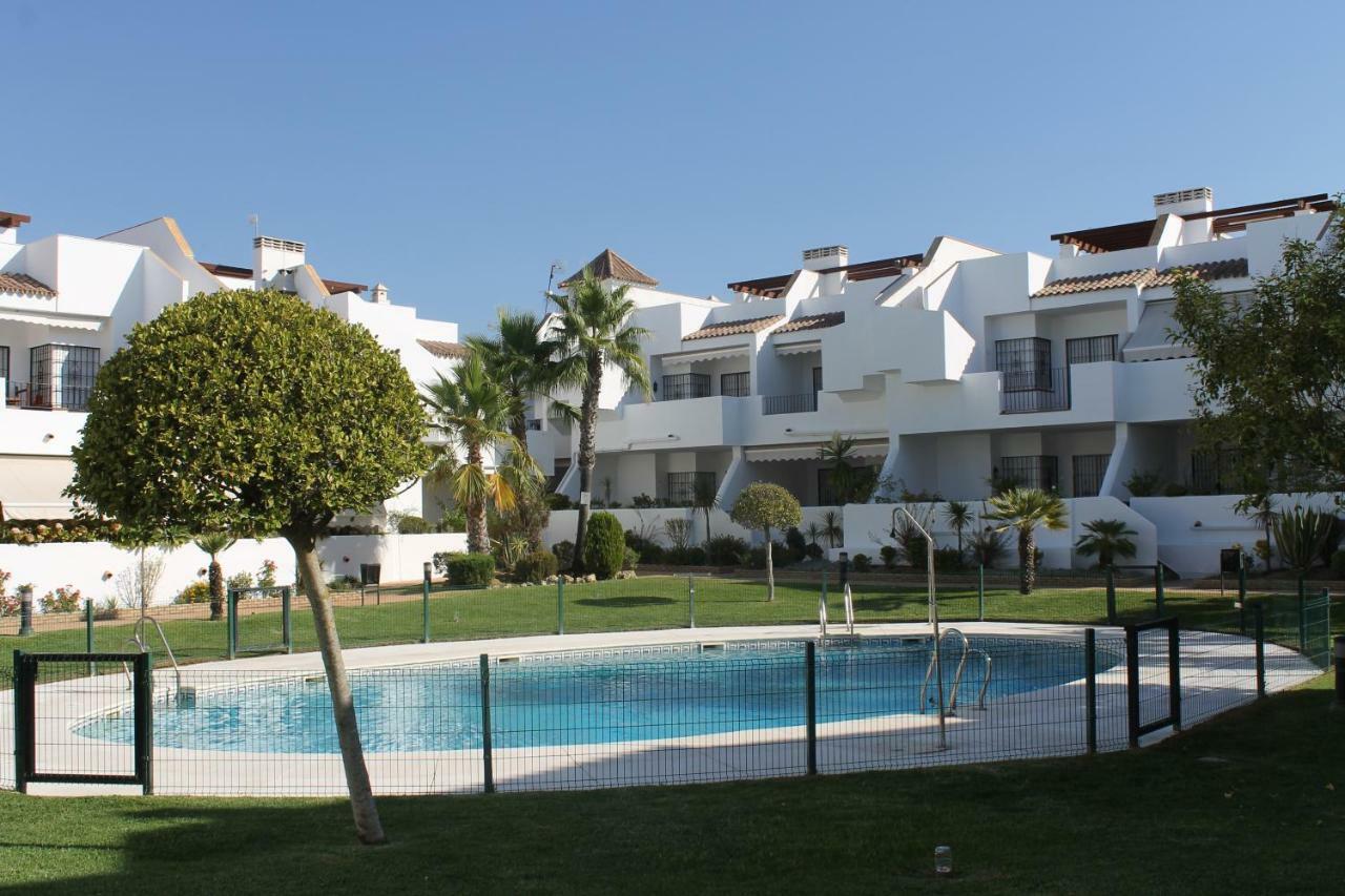 Apartamento En Urbanizacion Hacienda Golf Islantilla Isla Cristina Bagian luar foto