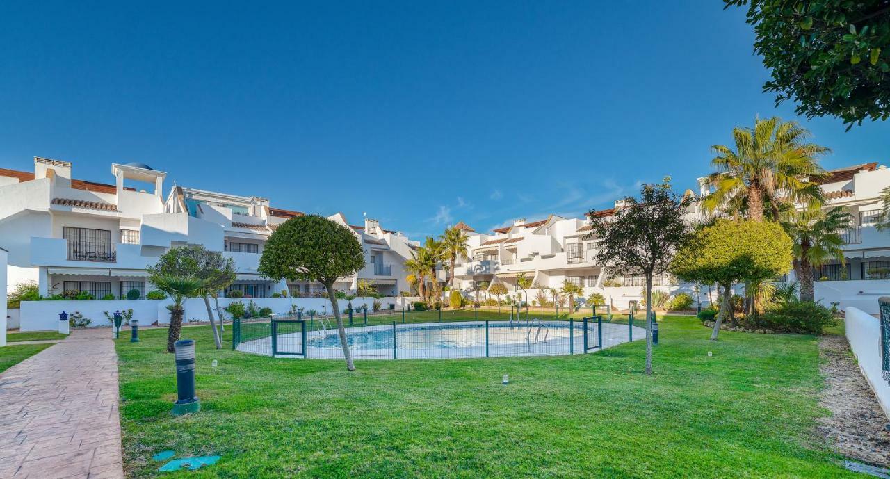Apartamento En Urbanizacion Hacienda Golf Islantilla Isla Cristina Bagian luar foto