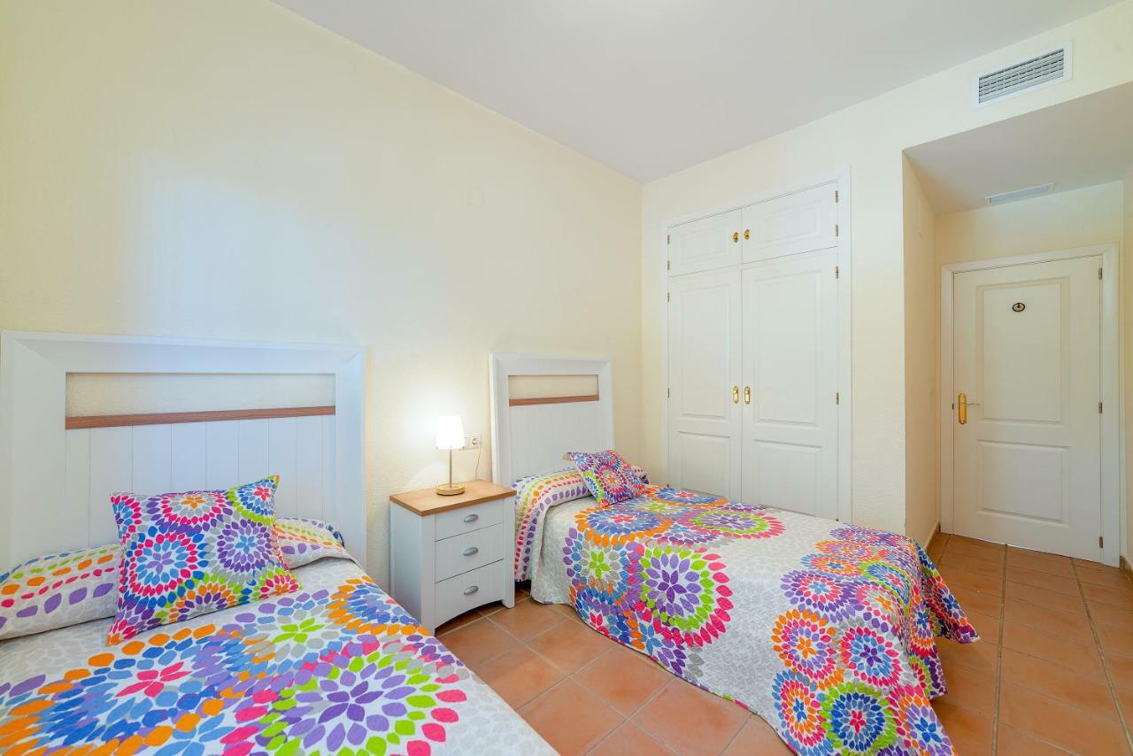 Apartamento En Urbanizacion Hacienda Golf Islantilla Isla Cristina Bagian luar foto